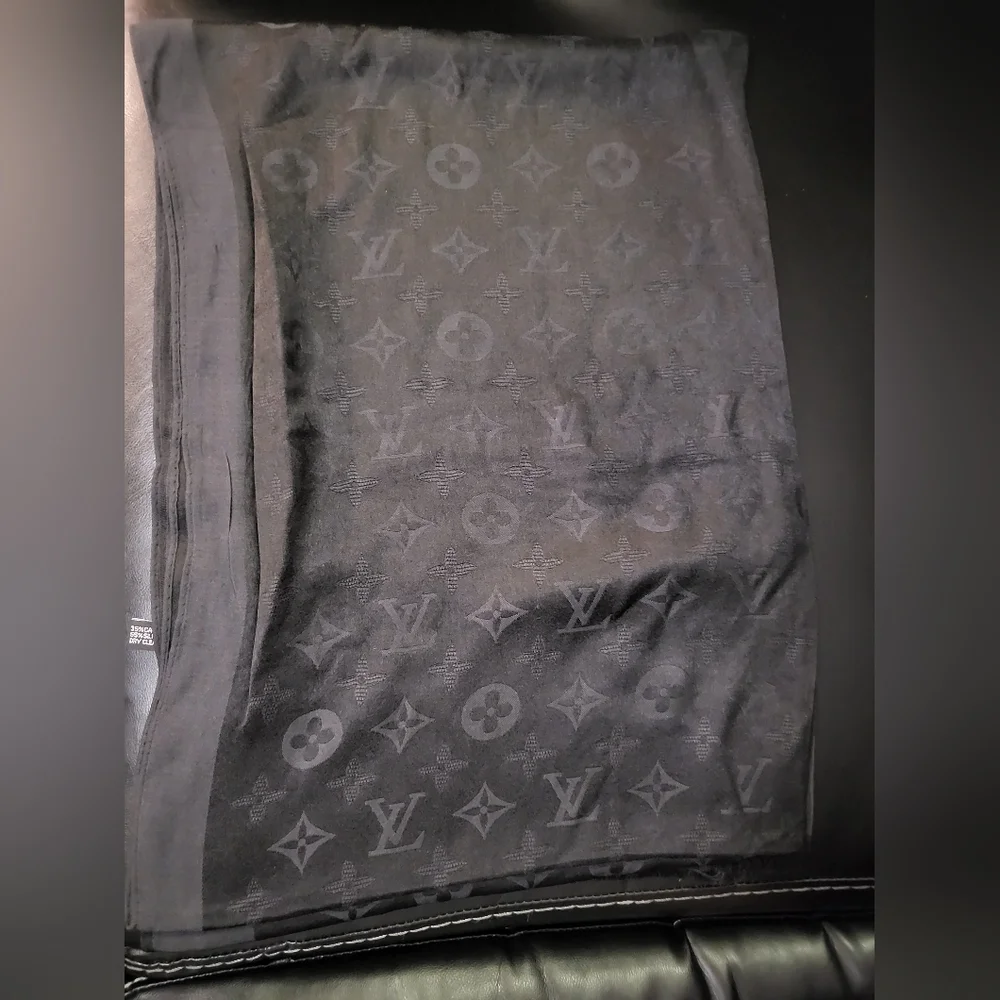 Scarf - Picture 5 of 6